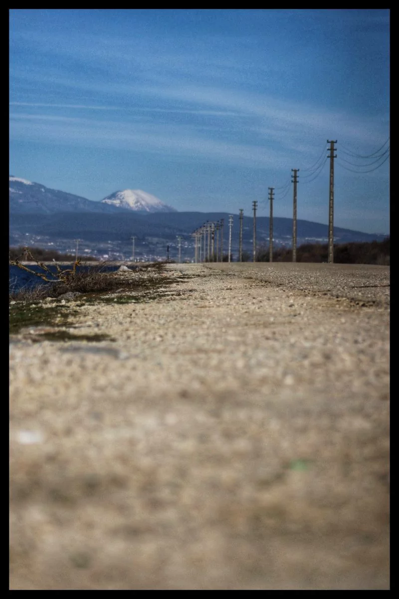 der-weg-in-die-ferne-62bd0c22-40c2-4030-8a3a-2b40c79e6d43