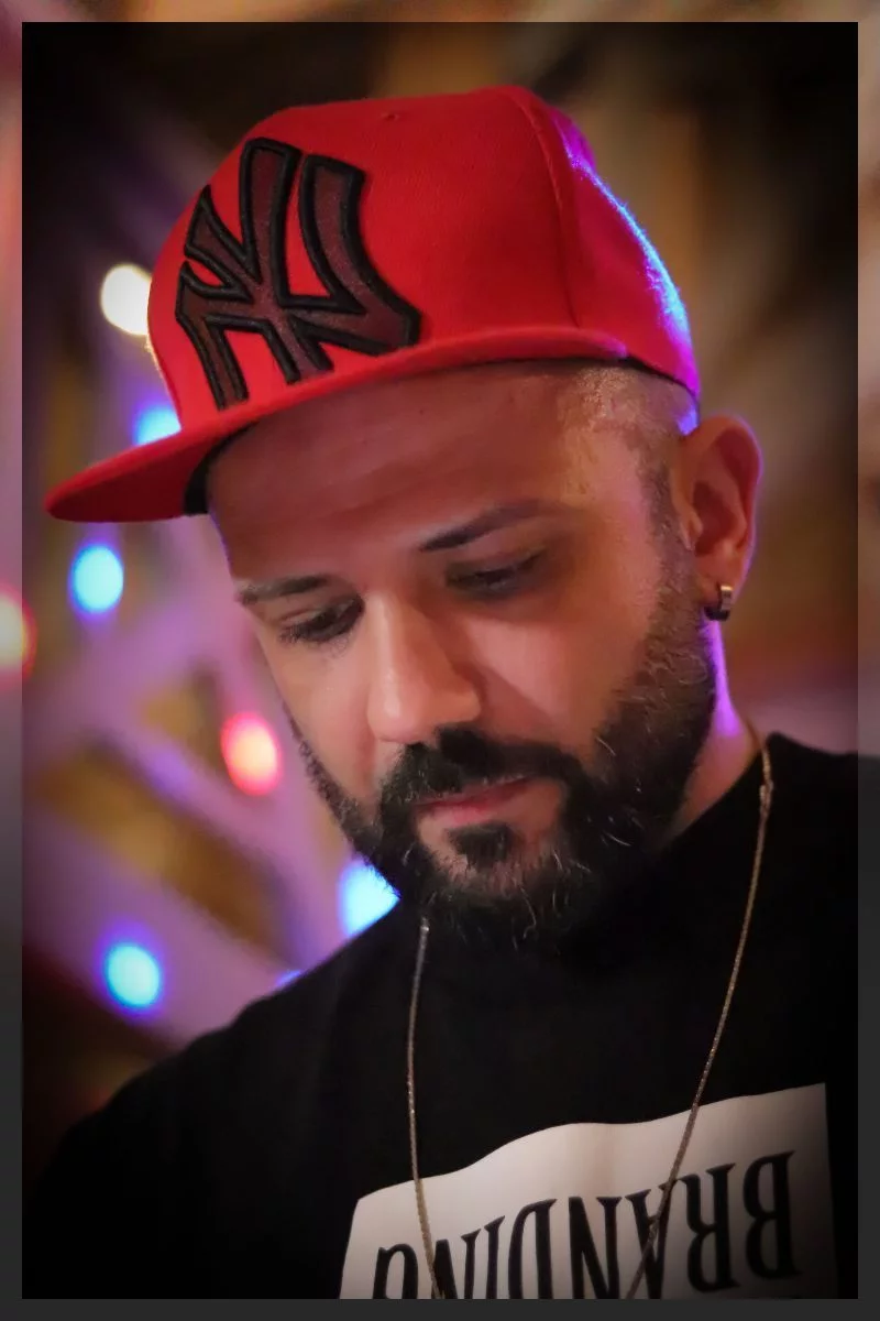 dj-memo-portrait-ae58b914-302d-45eb-88c7-0d588f003cba