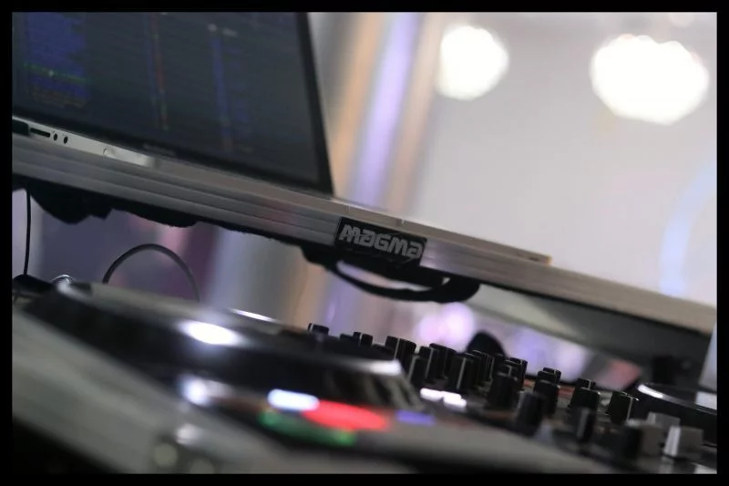 dj-setup-in-action-de84bece-736e-421a-802a-d028cc330aeb