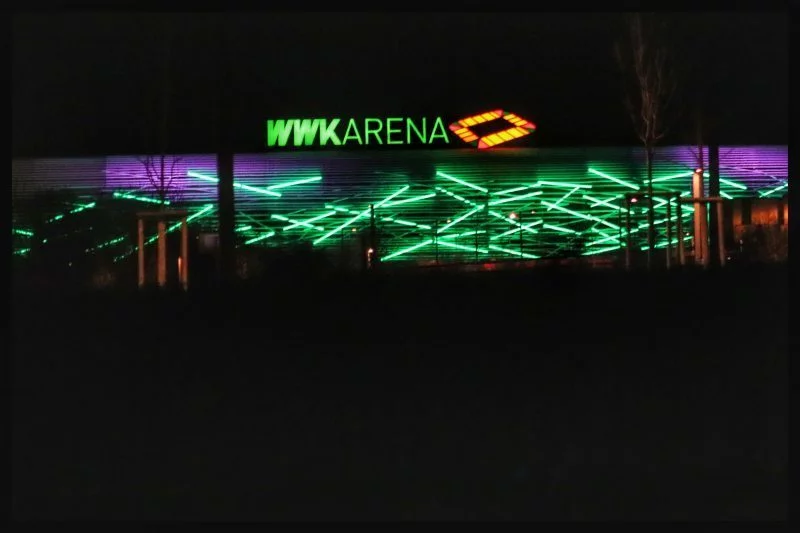 wwk-arena-by-night-augsburg-leuchtet-8609ea80-e337-4dee-8a80-db48cc25bc5a